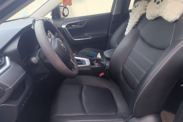 Used Toyota RAV4 2023 2.0L CVT Two-Wheel Drive Fashion Plus Edition Left Front Seat