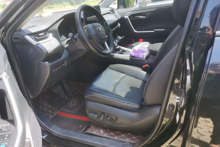 Used Toyota RAV4 2023 Dual-Engine 2.5L E-CVT Two-Wheel Drive Elite Plus Edition Left Front Seat