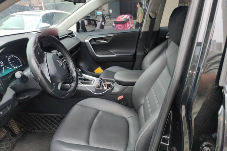 Used Toyota RAV4 2023 2.0L CVT Two-Wheel Drive Fashion Plus Edition Left Front Seat