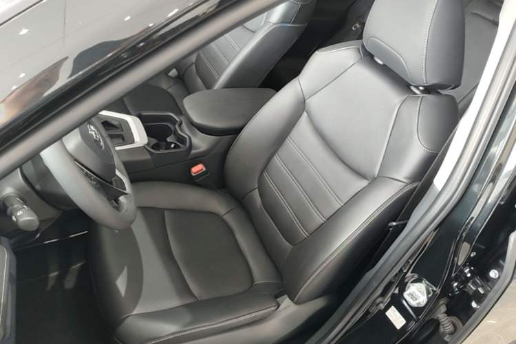 Used Toyota RAV4 2023 2.0L CVT Two-Wheel Drive Fashion Plus Edition Left Front Seat