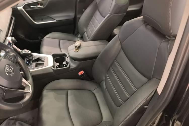 Used Toyota RAV4 2023 2.0L CVT Two-Wheel Drive Fashion Plus Edition Left Front Seat