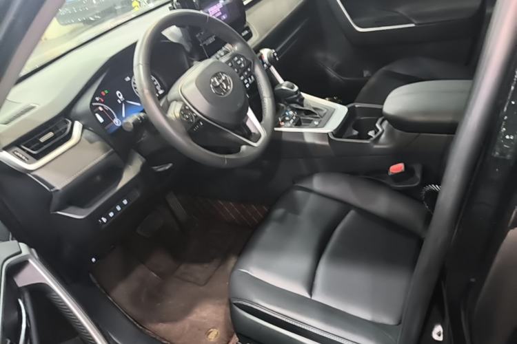 Used Toyota RAV4 2023 Dual-Engine 2.5L E-CVT Two-Wheel Drive Elite Plus Edition Left Front Seat