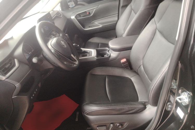 Used Toyota RAV4 2023 Dual-Motor 2.5L E-CVT Two-Wheel Drive Elite Edition Left Front Seat