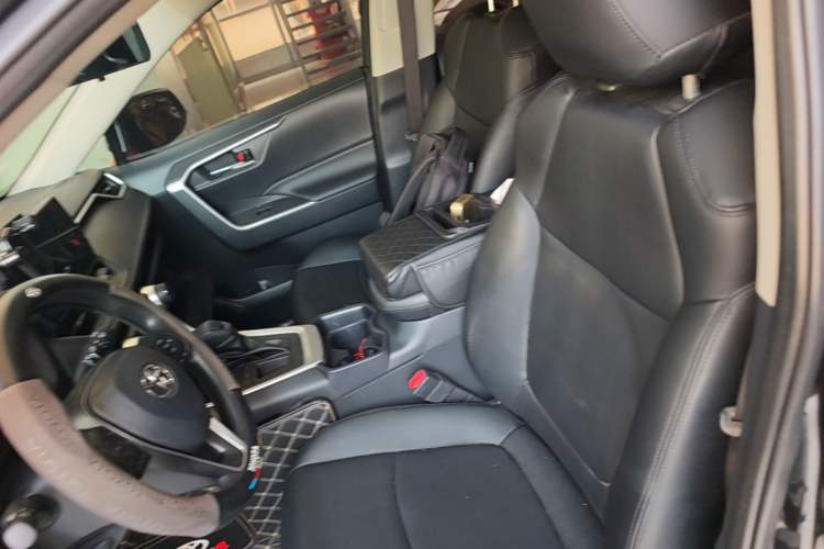 Used Toyota RAV4 2023 2.0L CVT Two-Wheel Drive Fashion Edition Left Front Seat