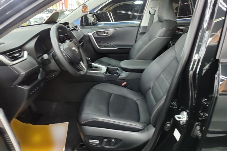 Used Toyota RAV4 2023 2.0L CVT Two-Wheel Drive Fashion Plus Edition Left Front Seat