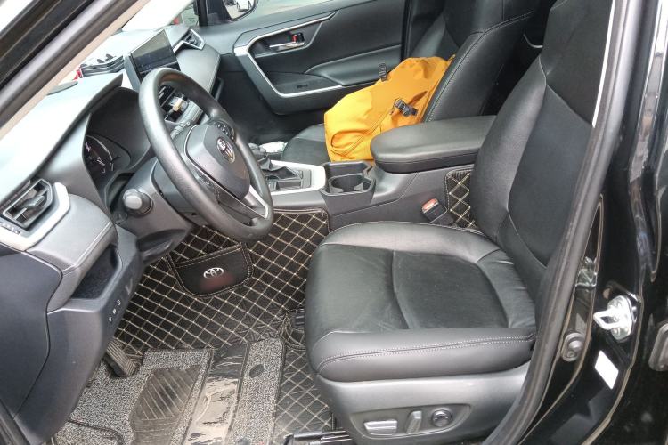 Used Toyota RAV4 2023 2.0L CVT Two-Wheel Drive Fashion Edition Left Front Seat