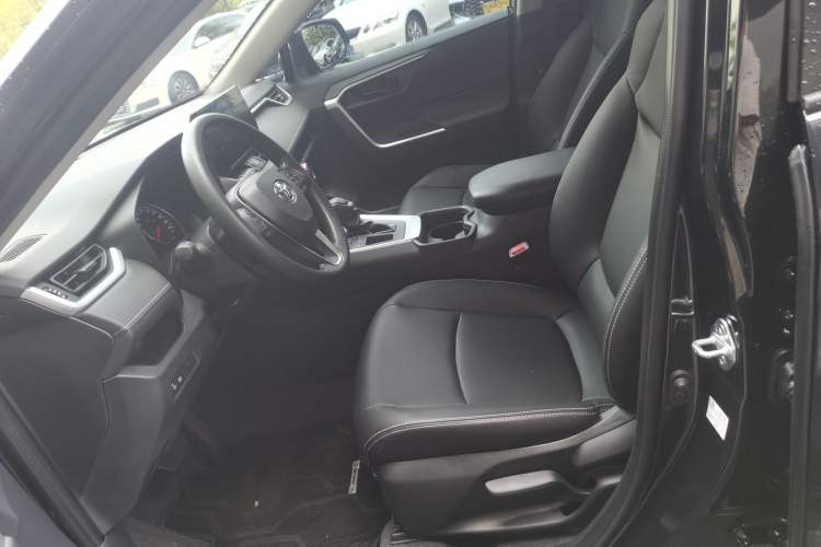 Used Toyota RAV4 2023 2.0L CVT Two-Wheel Drive Urban Edition Left Front Seat