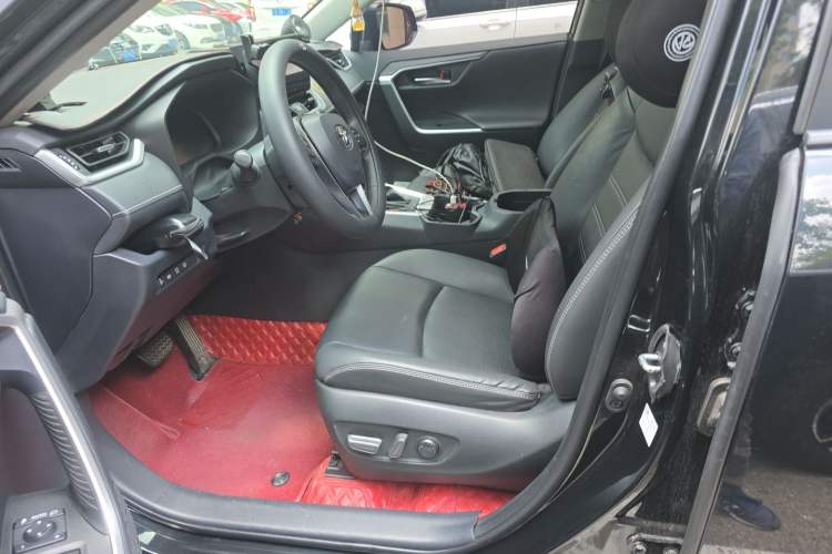 Used Toyota RAV4 2023 2.0L CVT Two-Wheel Drive Fashion Plus Edition Left Front Seat