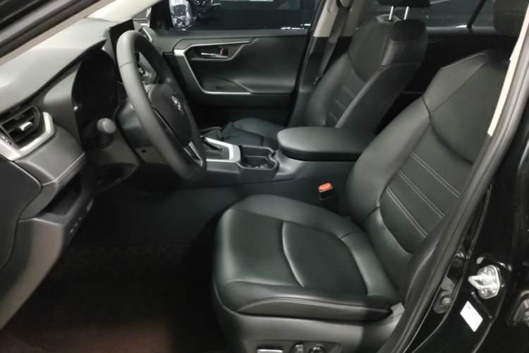 Used Toyota RAV4 2023 2.0L CVT Two-Wheel Drive Fashion Plus Edition Left Front Seat