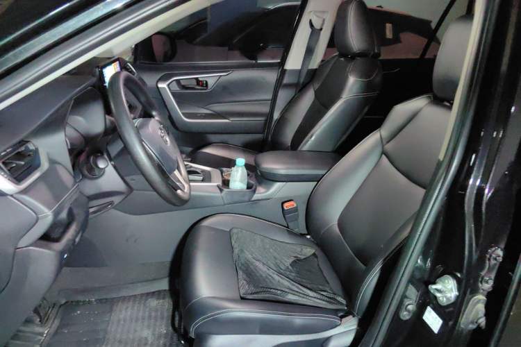 Used Toyota RAV4 2023 2.0L CVT Two-Wheel Drive Urban Edition Left Front Seat