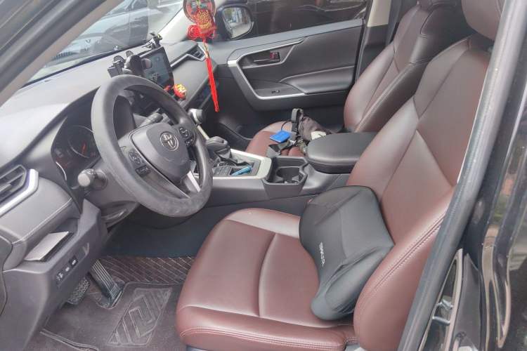 Used Toyota RAV4 2023 2.0L CVT Two-Wheel Drive Urban Edition Left Front Seat