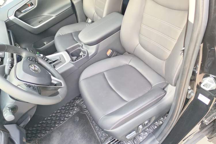 Used Toyota RAV4 2023 2.0L CVT Two-Wheel Drive Fashion Plus Edition Left Front Seat
