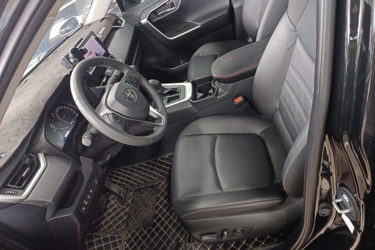 Used Toyota RAV4 2023 2.0L CVT Two-Wheel Drive Fashion Plus Edition Left Front Seat