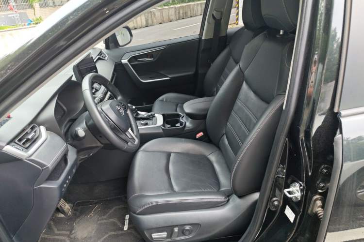 Used Toyota RAV4 2023 Dual-Engine 2.5L E-CVT Four-Wheel Drive Elite Plus Edition Left Front Seat