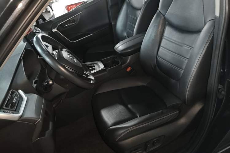 Used Toyota RAV4 2023 2.0L CVT Two-Wheel Drive Fashion Plus Edition Left Front Seat