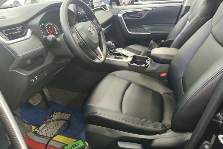 Used Toyota RAV4 2023 2.0L CVT Two-Wheel Drive Urban Edition Left Front Seat