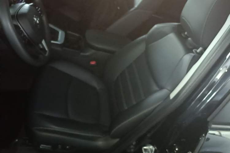 Used Toyota RAV4 2023 2.0L CVT Two-Wheel Drive Fashion Plus Edition Left Front Seat
