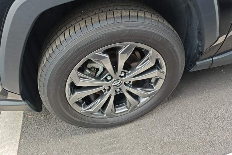 Used Toyota RAV4 2023 2.0L CVT Two-Wheel Drive Fashion Edition Left Front Wheel Hub