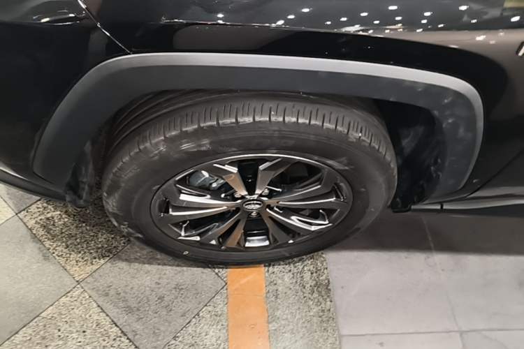 Used Toyota RAV4 2023 Dual-Engine 2.5L E-CVT Two-Wheel Drive Elite Plus Edition Left Front Wheel Hub