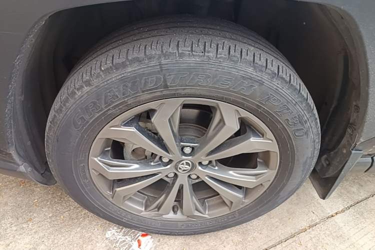 Used Toyota RAV4 2023 2.0L CVT Two-Wheel Drive Fashion Plus Edition Left Front Wheel Hub