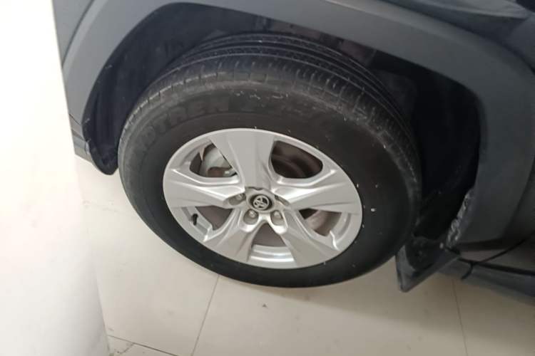 Used Toyota RAV4 2023 2.0L CVT Two-Wheel Drive Urban Edition Left Front Wheel Hub