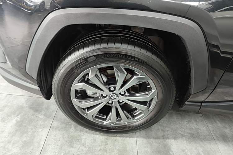 Used Toyota RAV4 2023 2.0L CVT Two-Wheel Drive Fashion Plus Edition Left Front Wheel Hub