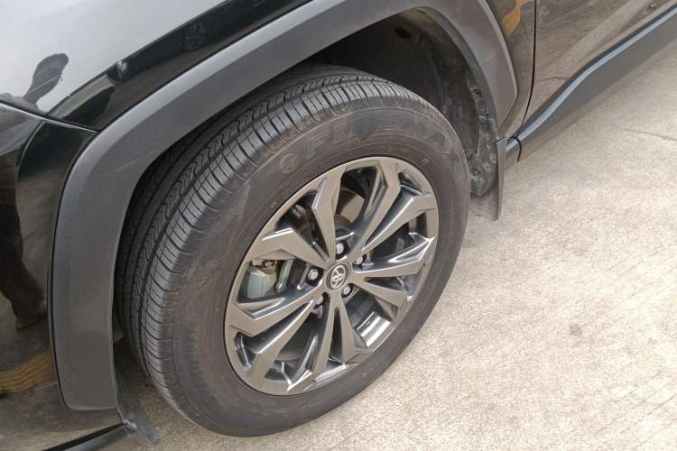 Used Toyota RAV4 2023 2.0L CVT Two-Wheel Drive Fashion Edition Left Front Wheel Hub
