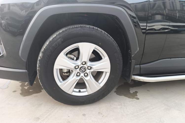 Used Toyota RAV4 2023 2.0L CVT Two-Wheel Drive Urban Edition Left Front Wheel Hub