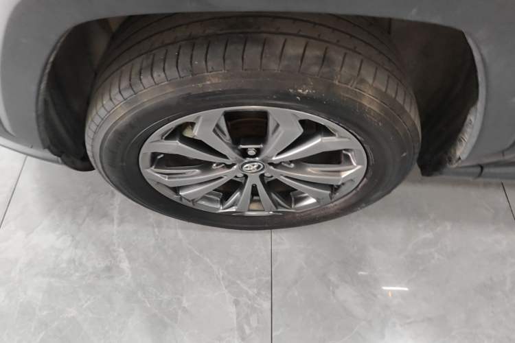 Used Toyota RAV4 2023 2.0L CVT Two-Wheel Drive Fashion Plus Edition Left Front Wheel Hub