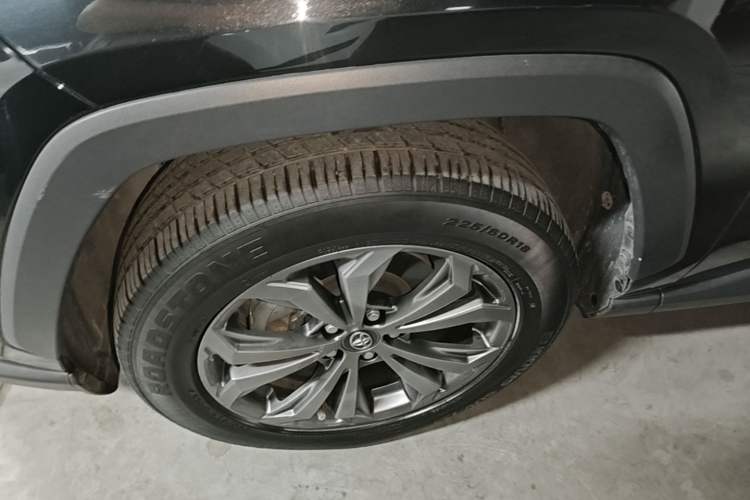 Used Toyota RAV4 2023 2.0L CVT Two-Wheel Drive Fashion Plus Edition Left Front Wheel Hub