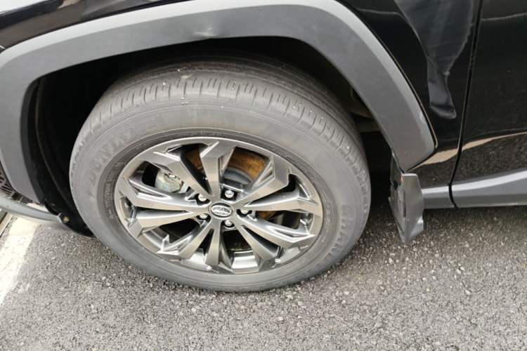 Used Toyota RAV4 2023 Dual-Motor 2.5L E-CVT Two-Wheel Drive Elite Edition Left Front Wheel Hub