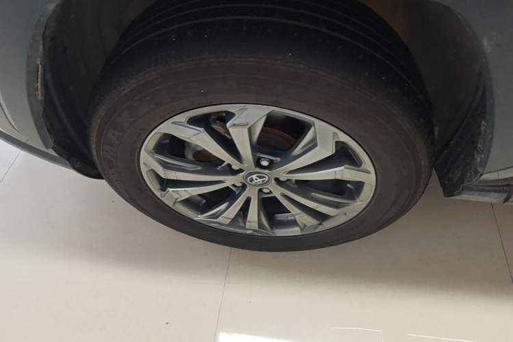 Used Toyota RAV4 2023 2.0L CVT Two-Wheel Drive Fashion Edition Left Front Wheel Hub