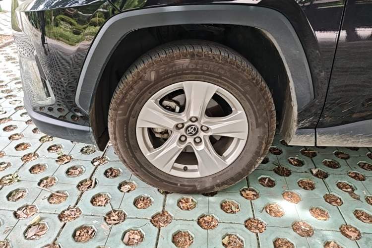 Used Toyota RAV4 2023 2.0L CVT Two-Wheel Drive Urban Edition Left Front Wheel Hub