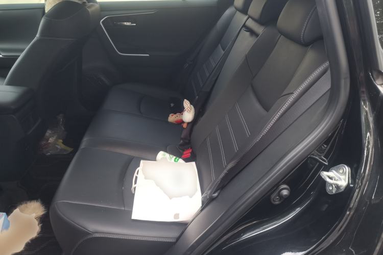 Used Toyota RAV4 2023 2.0L CVT Two-Wheel Drive Fashion Plus Edition Left Rear Seat
