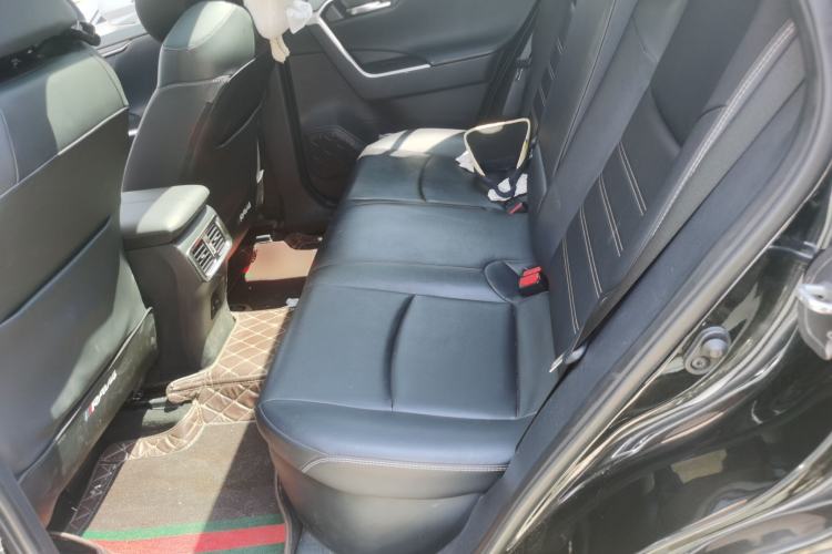 Used Toyota RAV4 2023 Dual-Engine 2.5L E-CVT Two-Wheel Drive Elite Plus Edition Left Rear Seat