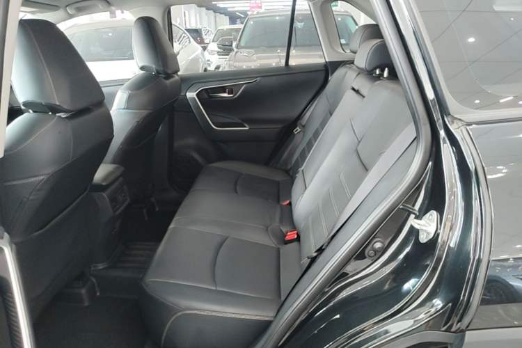 Used Toyota RAV4 2023 2.0L CVT Two-Wheel Drive Fashion Plus Edition Left Rear Seat