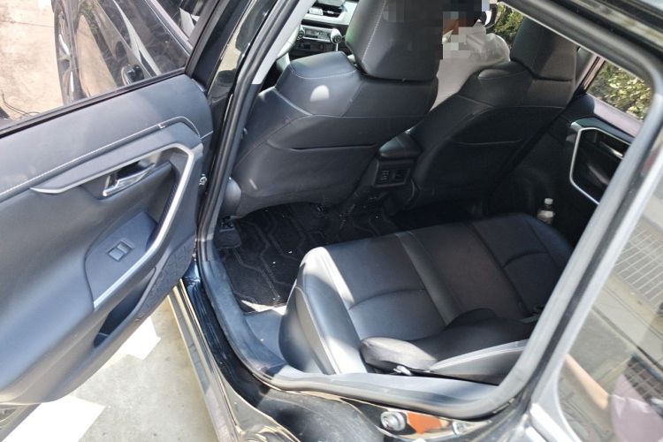 Used Toyota RAV4 2023 Dual-Engine 2.5L E-CVT Two-Wheel Drive Elite Plus Edition Left Rear Seat