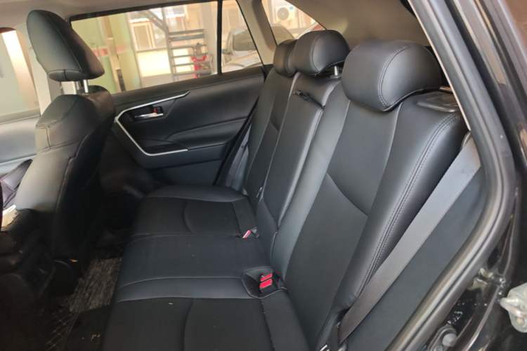 Used Toyota RAV4 2023 2.0L CVT Two-Wheel Drive Fashion Edition Left Rear Seat