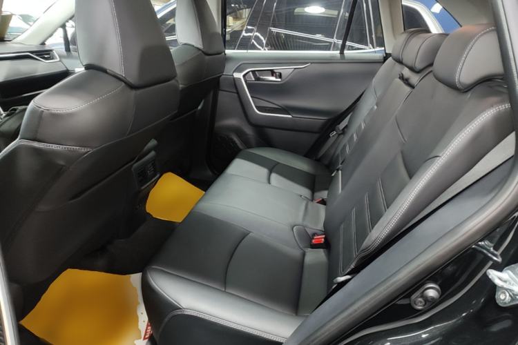 Used Toyota RAV4 2023 2.0L CVT Two-Wheel Drive Fashion Plus Edition Left Rear Seat