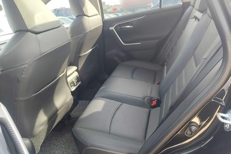Used Toyota RAV4 2023 2.0L CVT Two-Wheel Drive Fashion Plus Edition Left Rear Seat