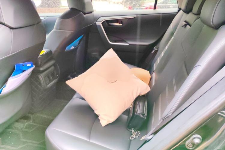 Used Toyota RAV4 2023 2.0L CVT Two-Wheel Drive Fashion Plus Edition Left Rear Seat