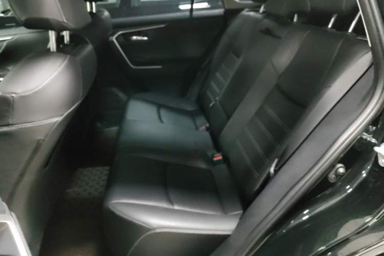 Used Toyota RAV4 2023 2.0L CVT Two-Wheel Drive Fashion Plus Edition Left Rear Seat