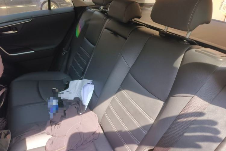 Used Toyota RAV4 2023 2.0L CVT Two-Wheel Drive Fashion Edition Left Rear Seat