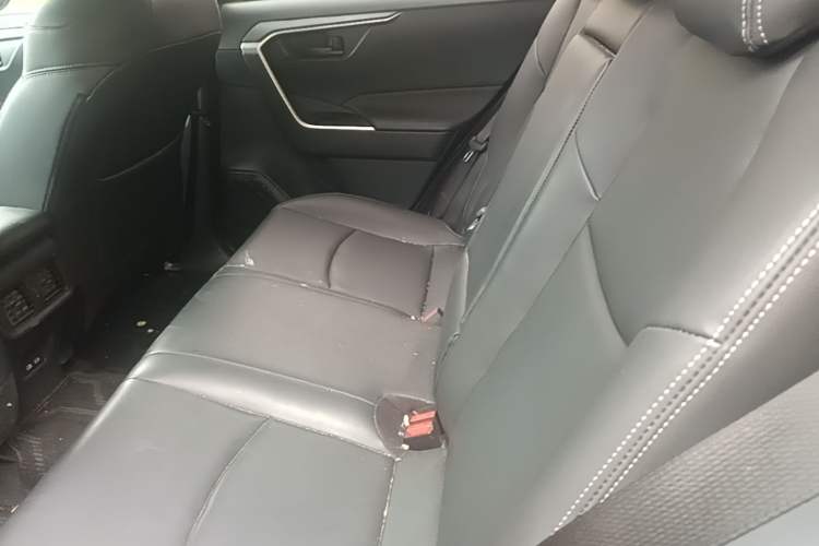 Used Toyota RAV4 2023 Dual-Motor 2.5L E-CVT Two-Wheel Drive Elite Edition Left Rear Seat