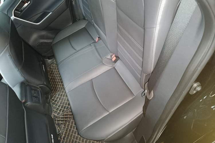 Used Toyota RAV4 2023 2.0L CVT Two-Wheel Drive Fashion Plus Edition Left Rear Seat
