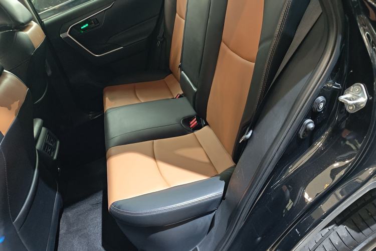 Used Toyota RAV4 2023 Dual-Motor 2.5L E-CVT Two-Wheel Drive Elite Edition Left Rear Seat