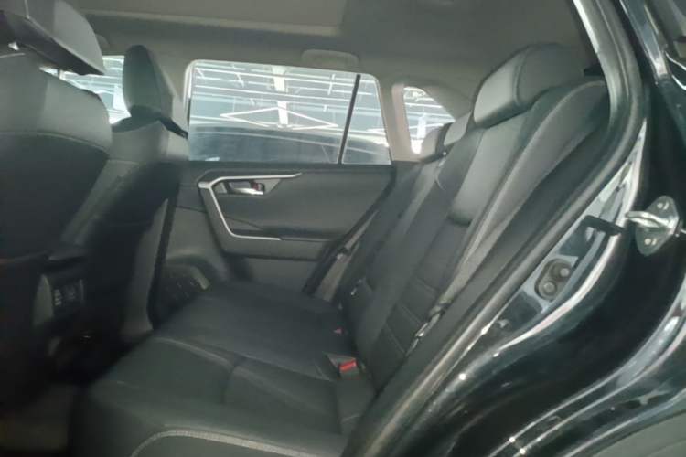 Used Toyota RAV4 2023 2.0L CVT Two-Wheel Drive Fashion Plus Edition Left Rear Seat