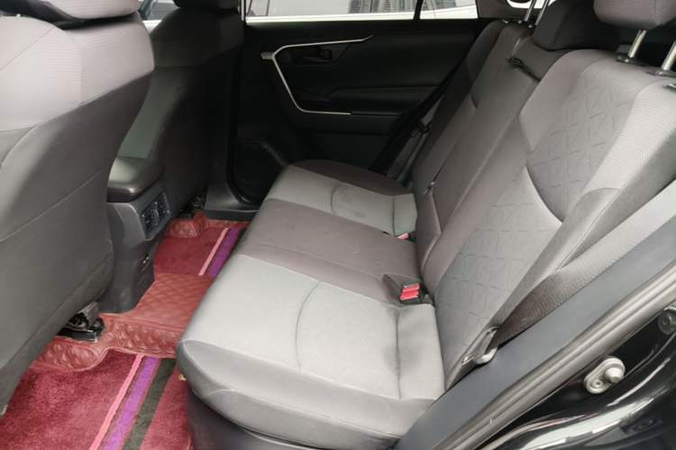 Used Toyota RAV4 2023 Dual-Motor 2.5L E-CVT Two-Wheel Drive Elite Edition Left Rear Seat