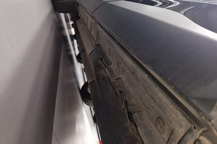Used Toyota RAV4 2023 2.0L CVT Two-Wheel Drive Urban Edition Left Side Sill
