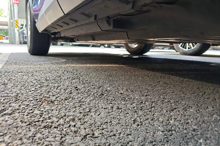 Used Toyota RAV4 2023 2.0L CVT Two-Wheel Drive Urban Edition Left Side Sill